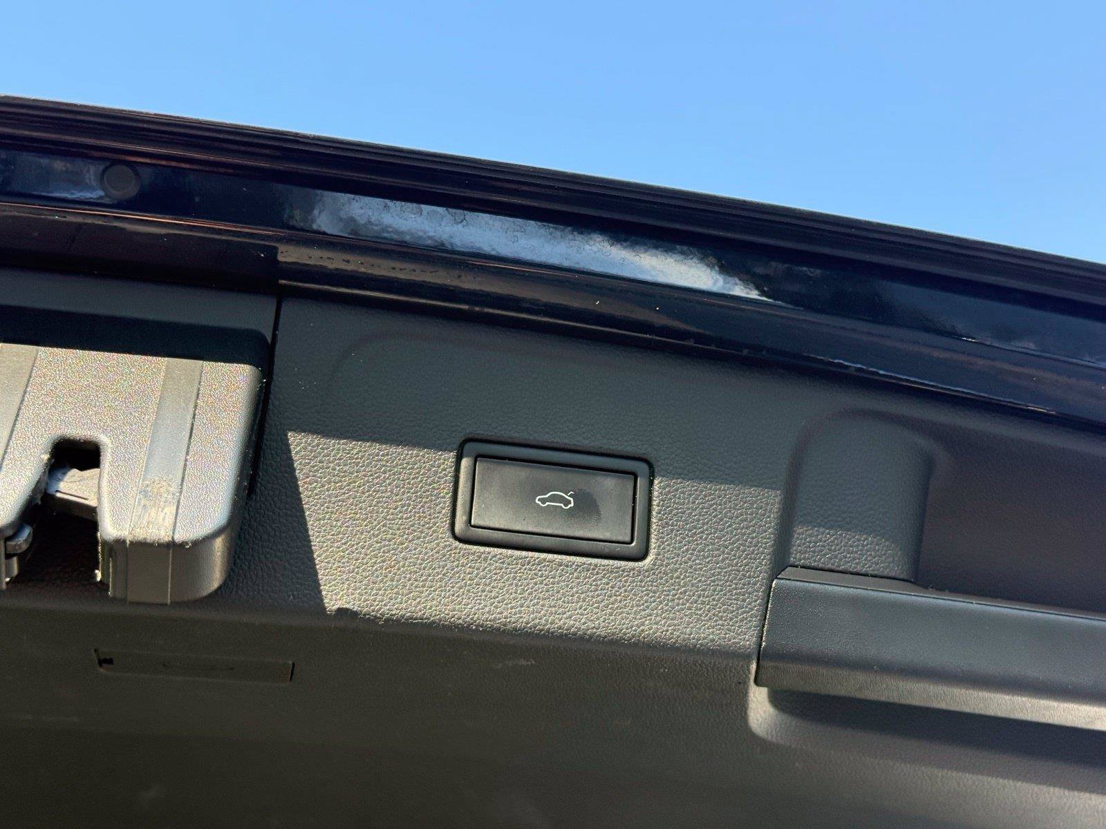 Used 2021 Volkswagen Atlas SE FWD image 13