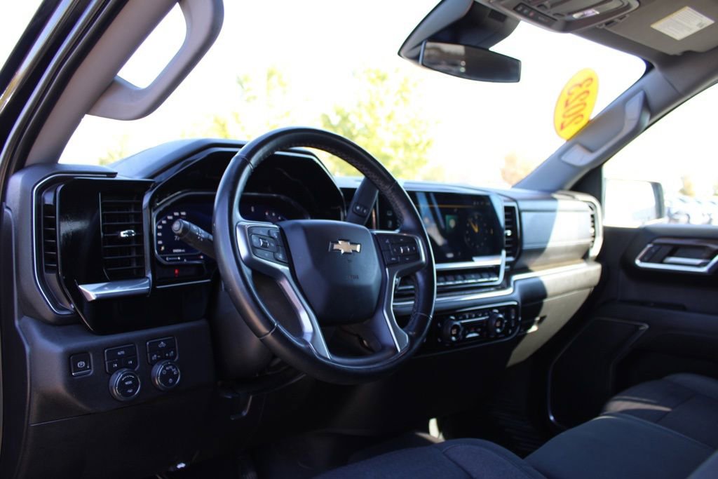 Used 2023 Chevrolet Silverado 1500 LT image 16