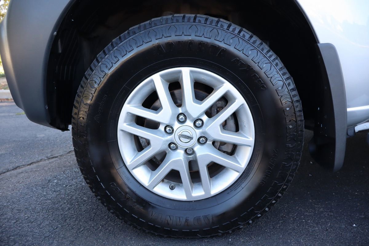 Used 2015 Nissan Xterra S image 40
