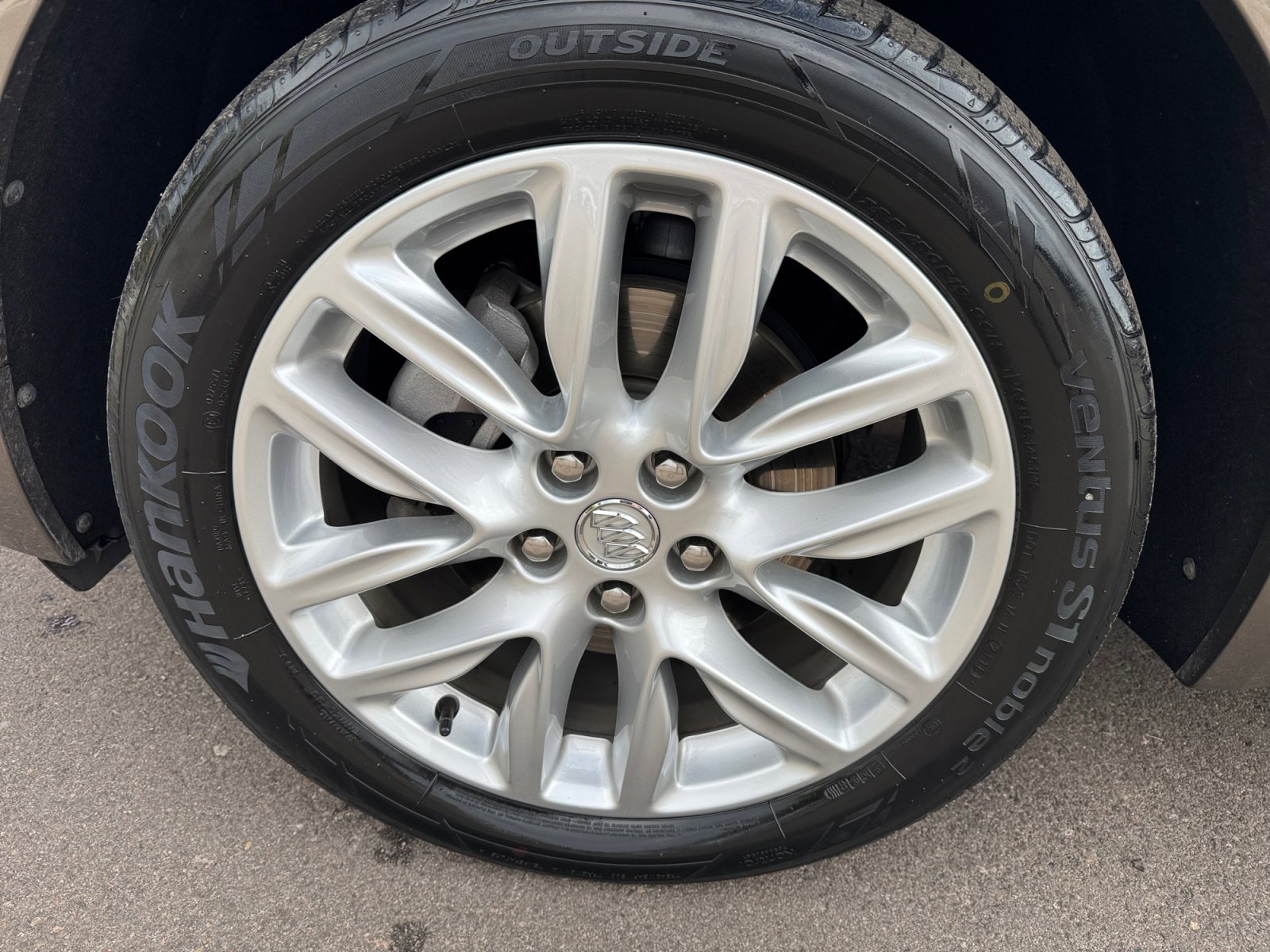 Used 2019 Buick Envision Premium w/ Driver Confidence Package image 26