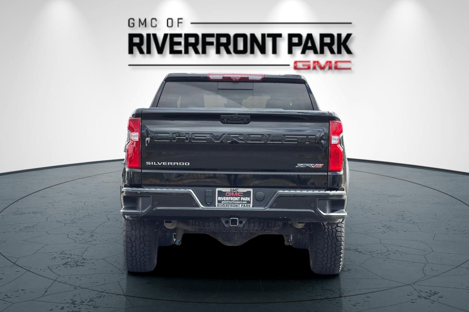 Used 2023 Chevrolet Silverado 1500 ZR2 w/ Technology Package AWD/4WD image 4