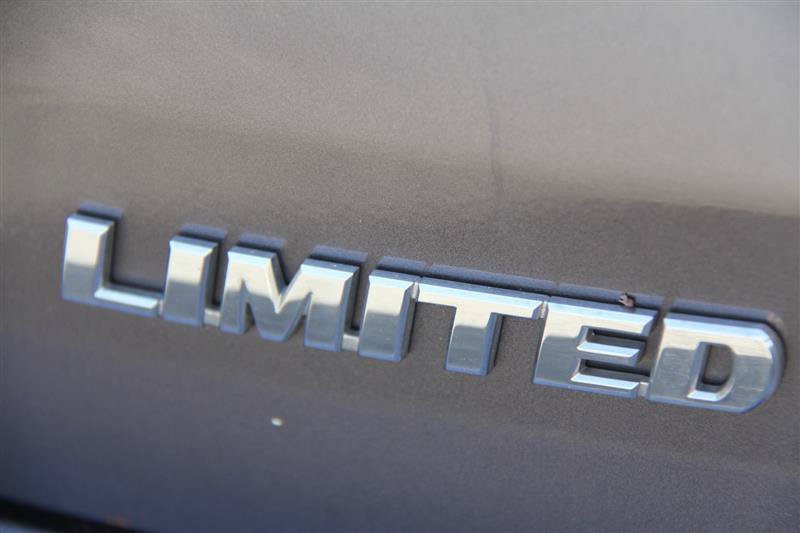 Used 2014 Toyota Highlander Limited FWD image 12