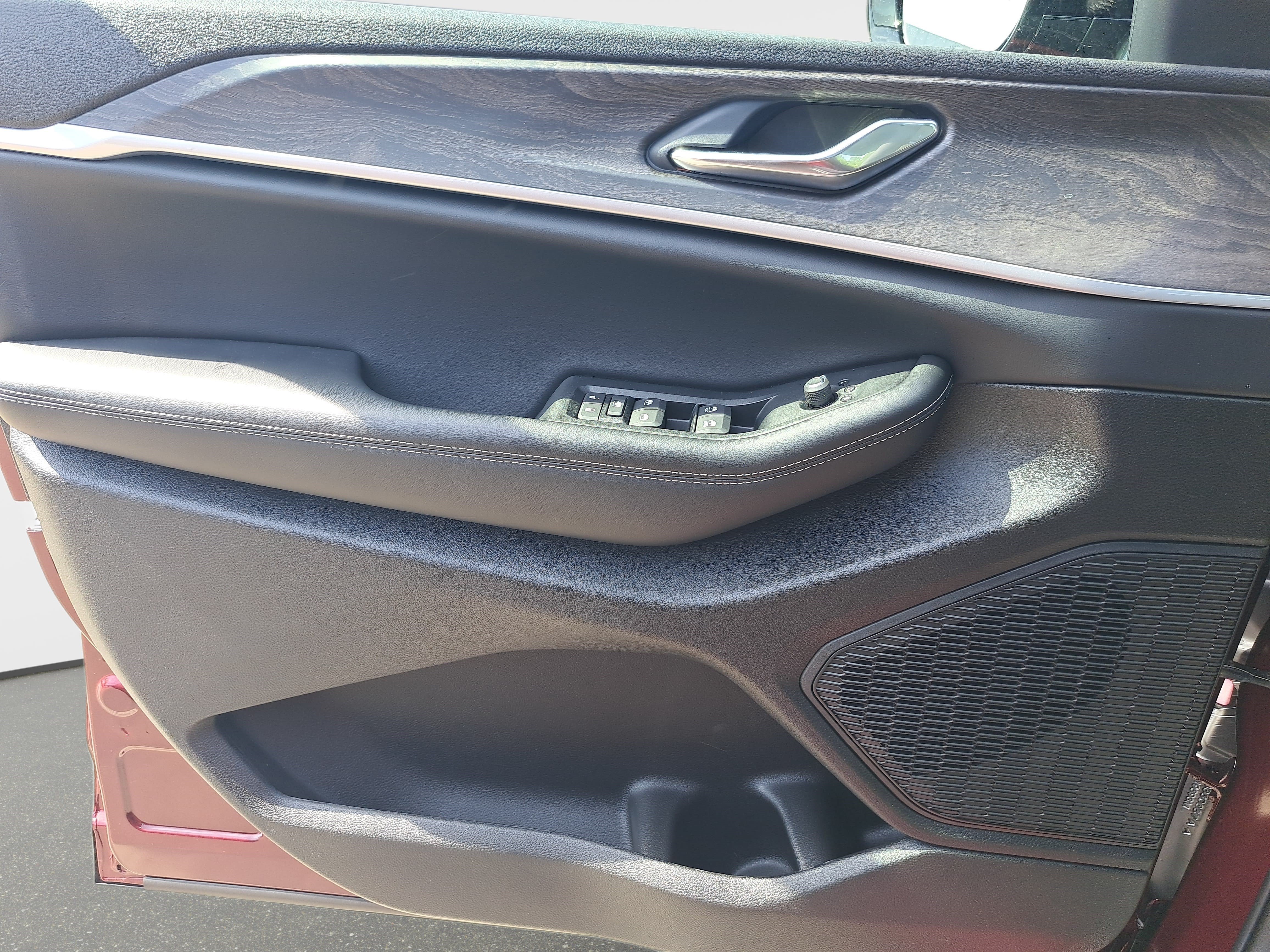New 2026 Jeep Grand Cherokee Altitude AWD/4WD image 26
