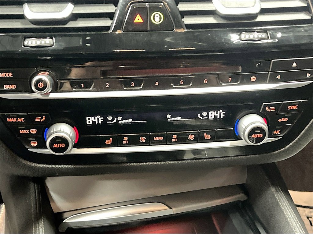 Used 2019 BMW M550i xDrive image 16