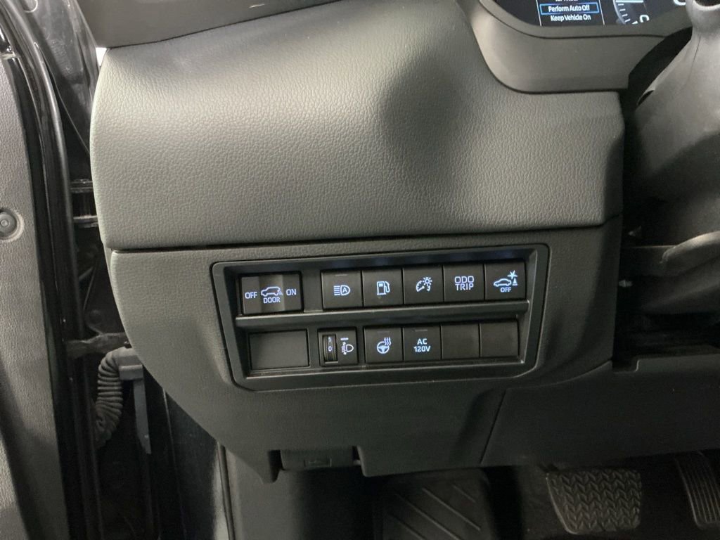 Used 2023 Toyota Sequoia Limited image 18