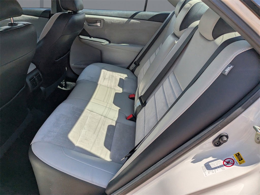 Used 2015 Toyota Camry image 16
