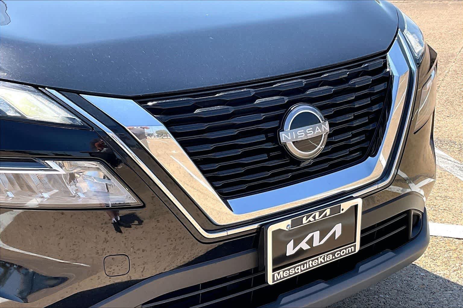 Used 2023 Nissan Rogue SV FWD image 31
