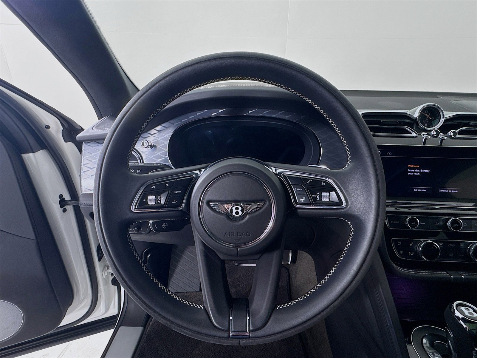 Used 2022 Bentley Bentayga image 13