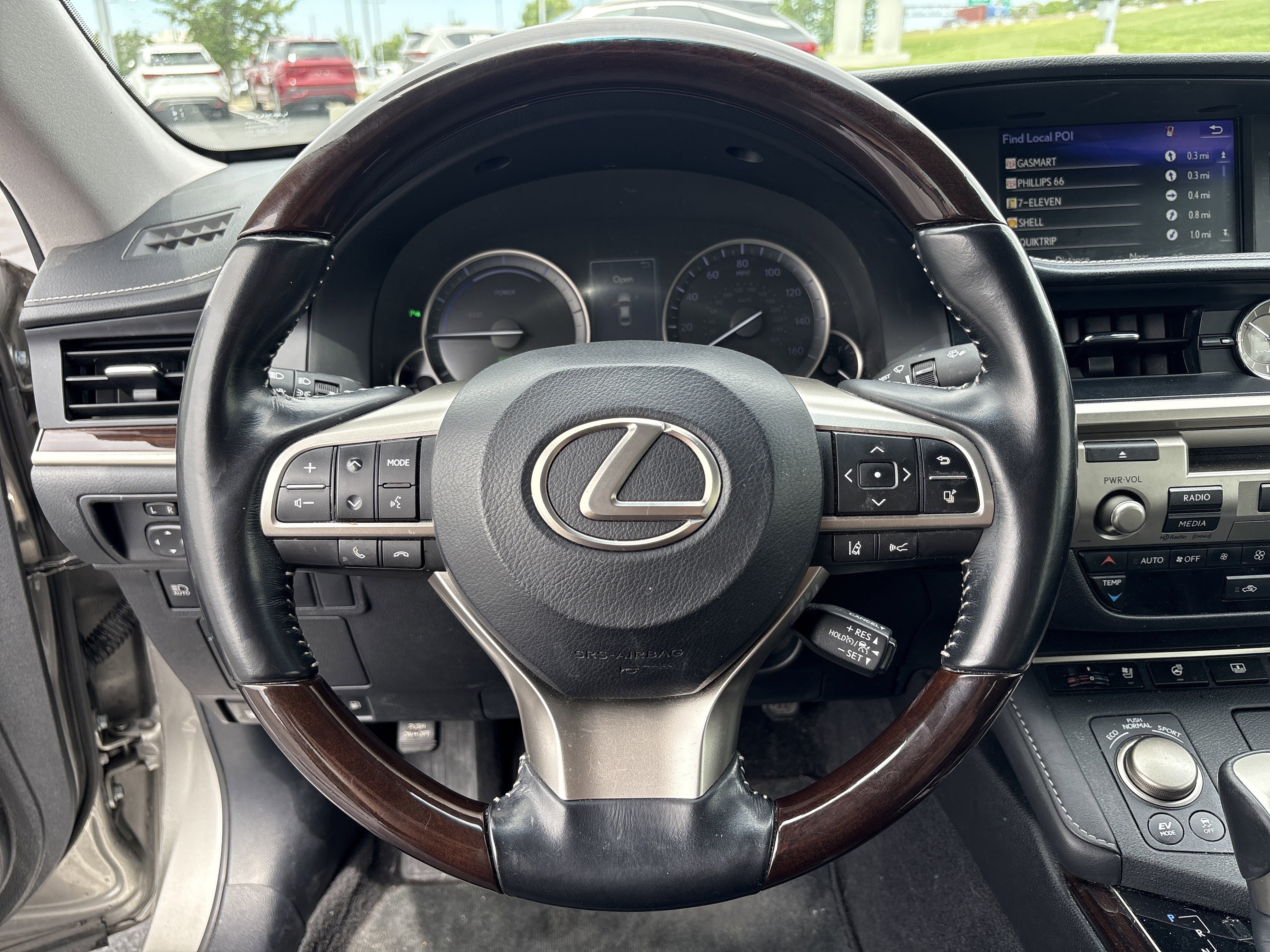 Used 2017 Lexus ES 300h w/ Luxury Package FWD image 21