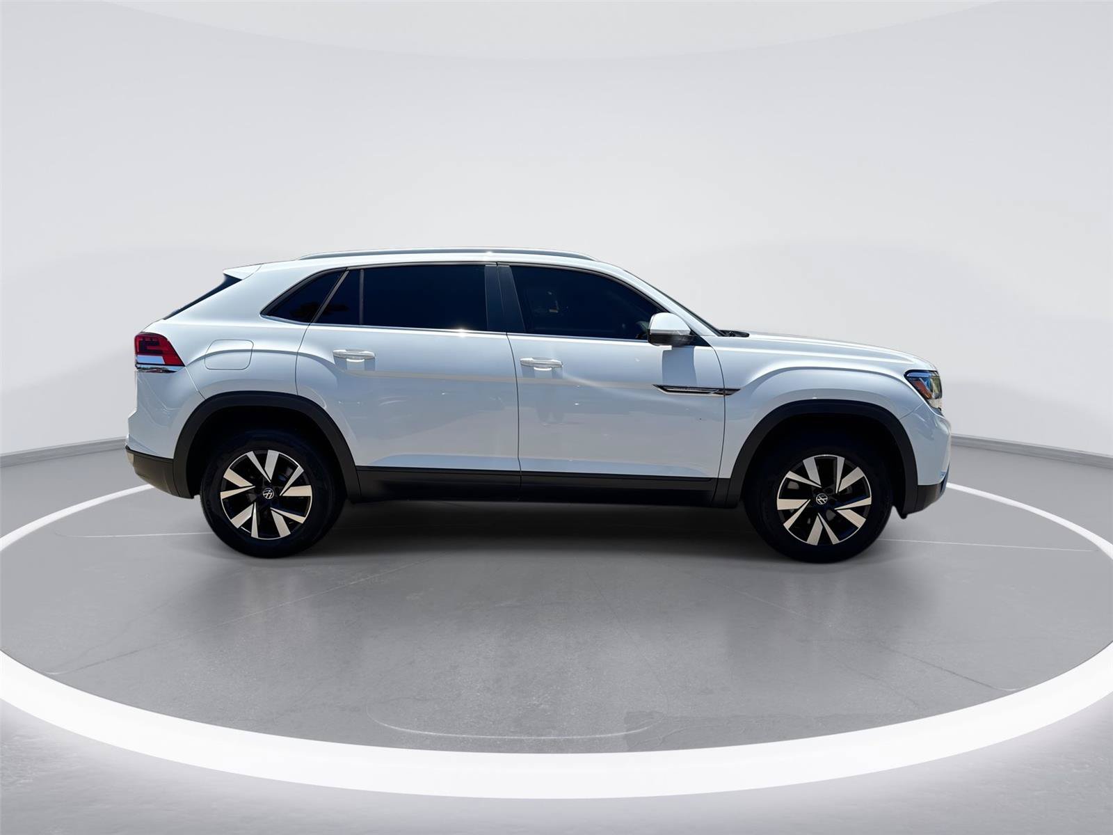 Used 2020 Volkswagen Atlas Cross Sport SE AWD/4WD image 11