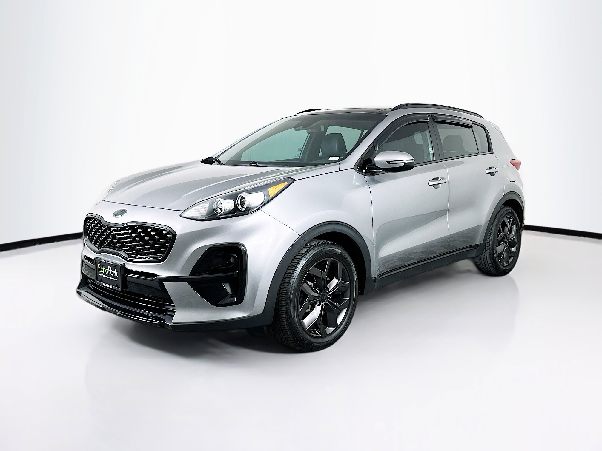 Used 2022 Kia Sportage Nightfall Edition image 3