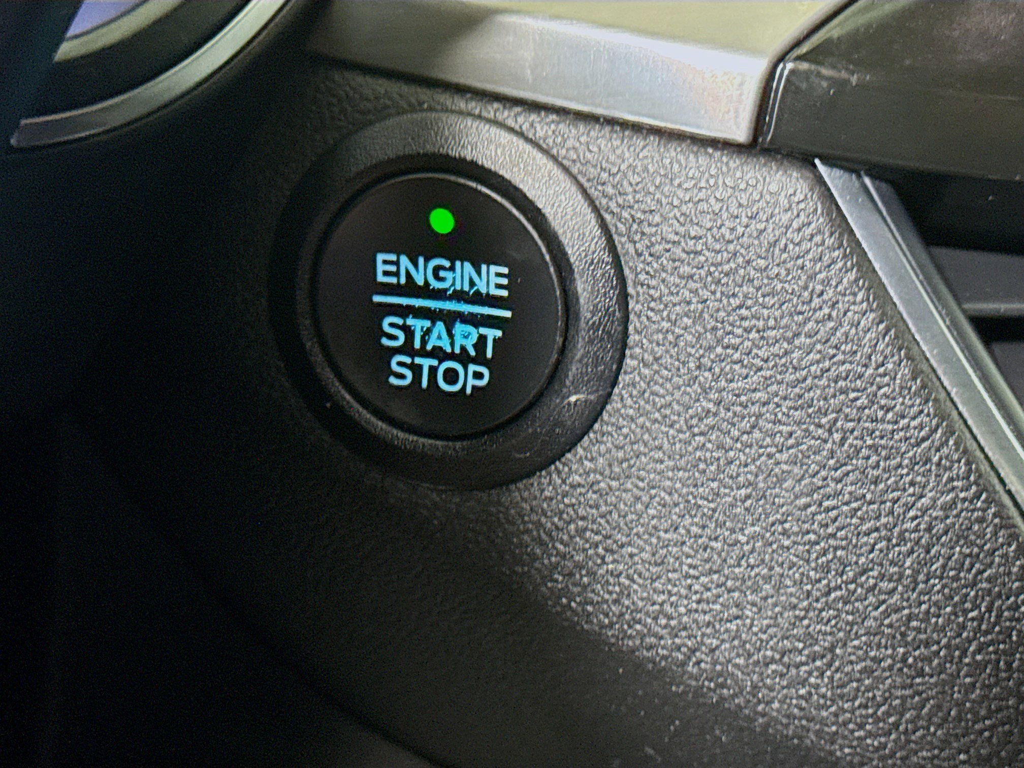 Used 2022 Ford Escape Titanium w/ Class II Trailer Tow Package image 21