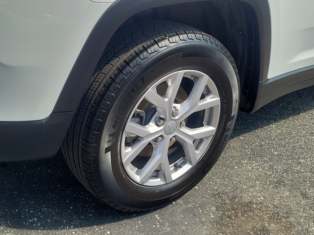 Certified 2022 Jeep Grand Cherokee Limited w/ Trailer Tow Prep Group (B) AWD/4WD image 5