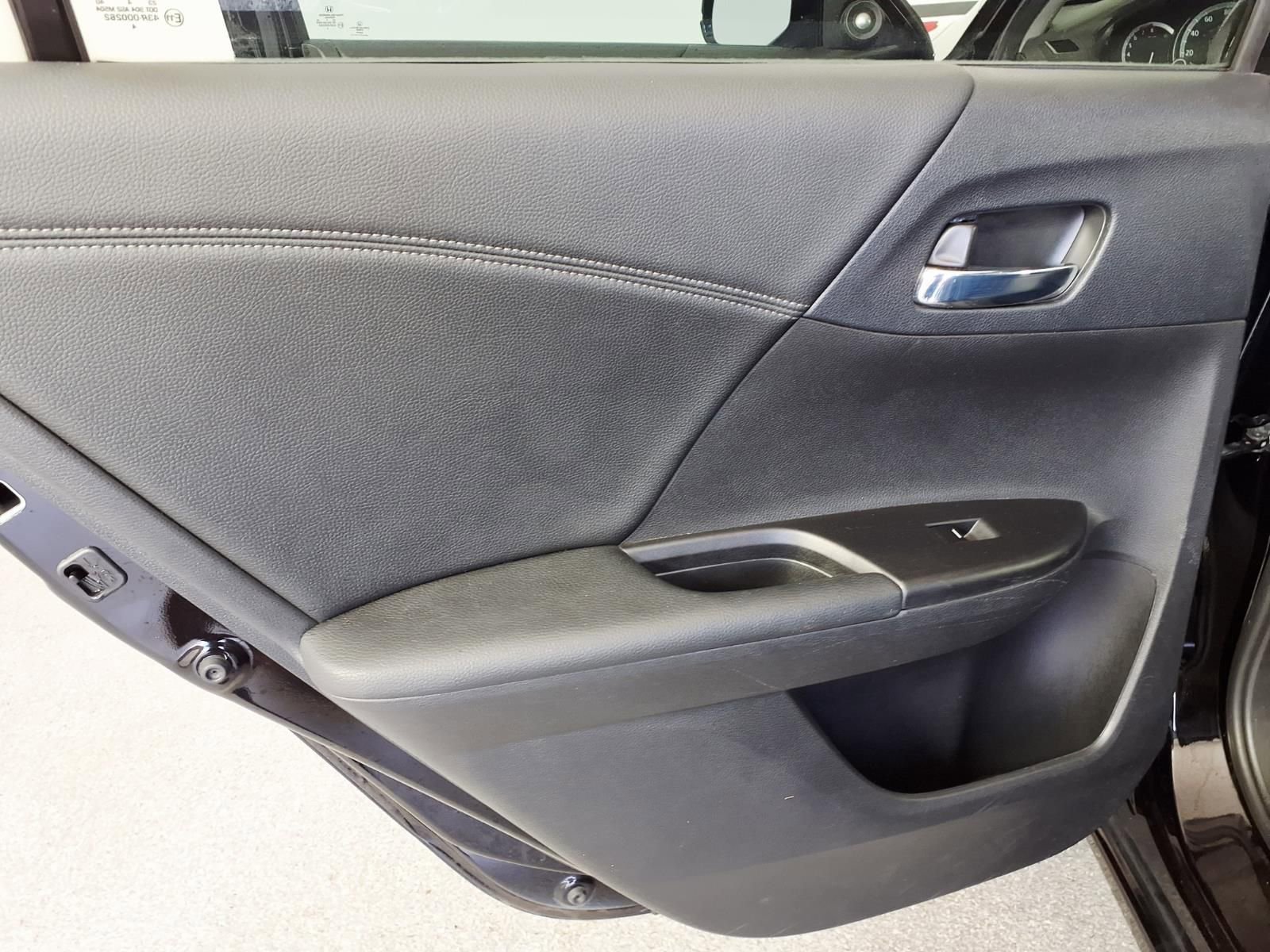 Used 2014 Honda Accord EX-L image 10