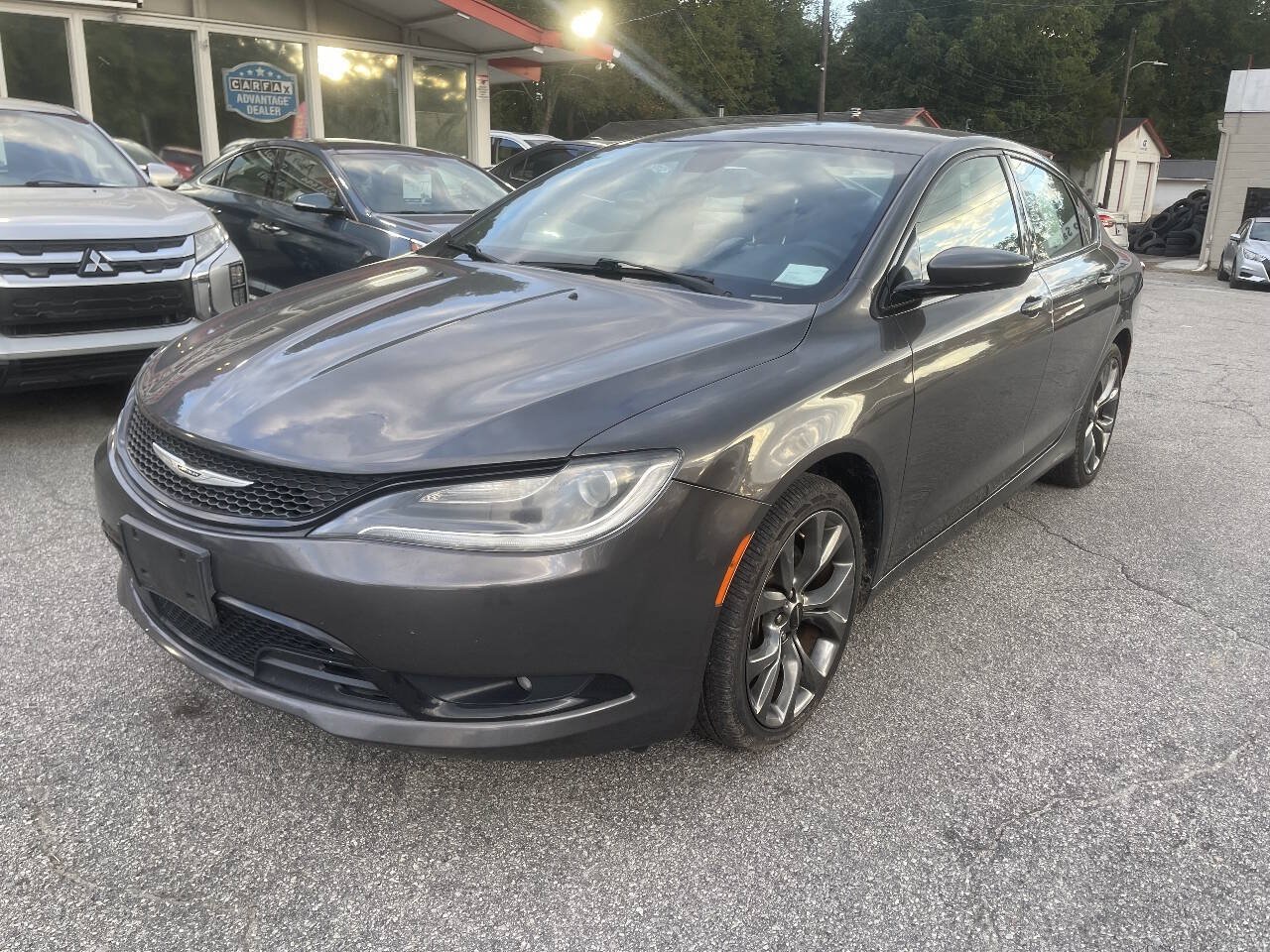 Used 2016 Chrysler 200 S w/ Comfort Group FWD image 3