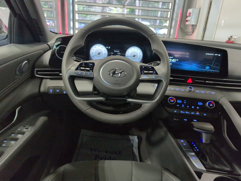 Certified 2023 Hyundai Elantra SEL w/ Convenience Package FWD image 14