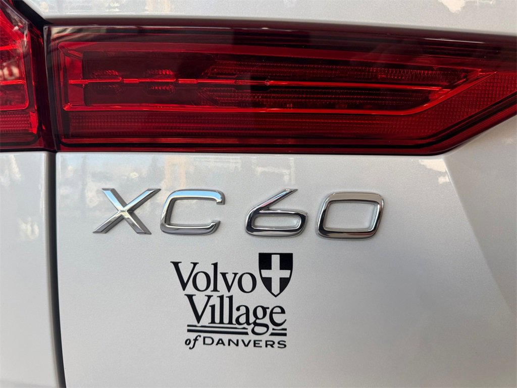 Certified 2025 Volvo XC60 B5 Plus image 8