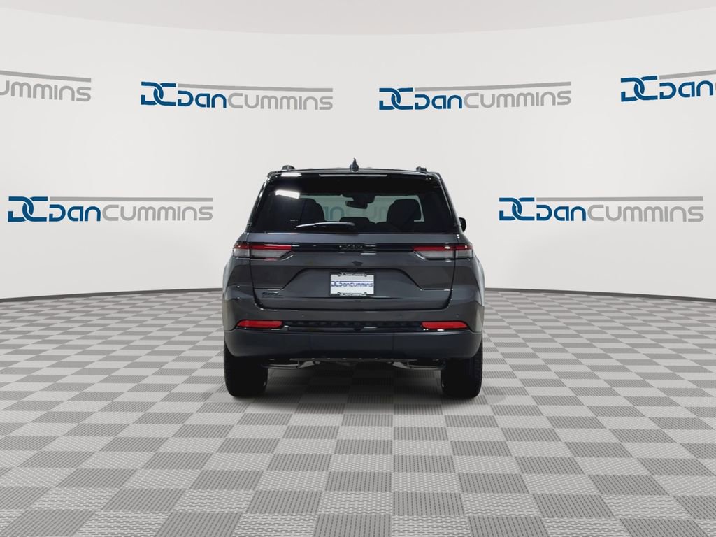 New 2025 Jeep Grand Cherokee Limited image 9