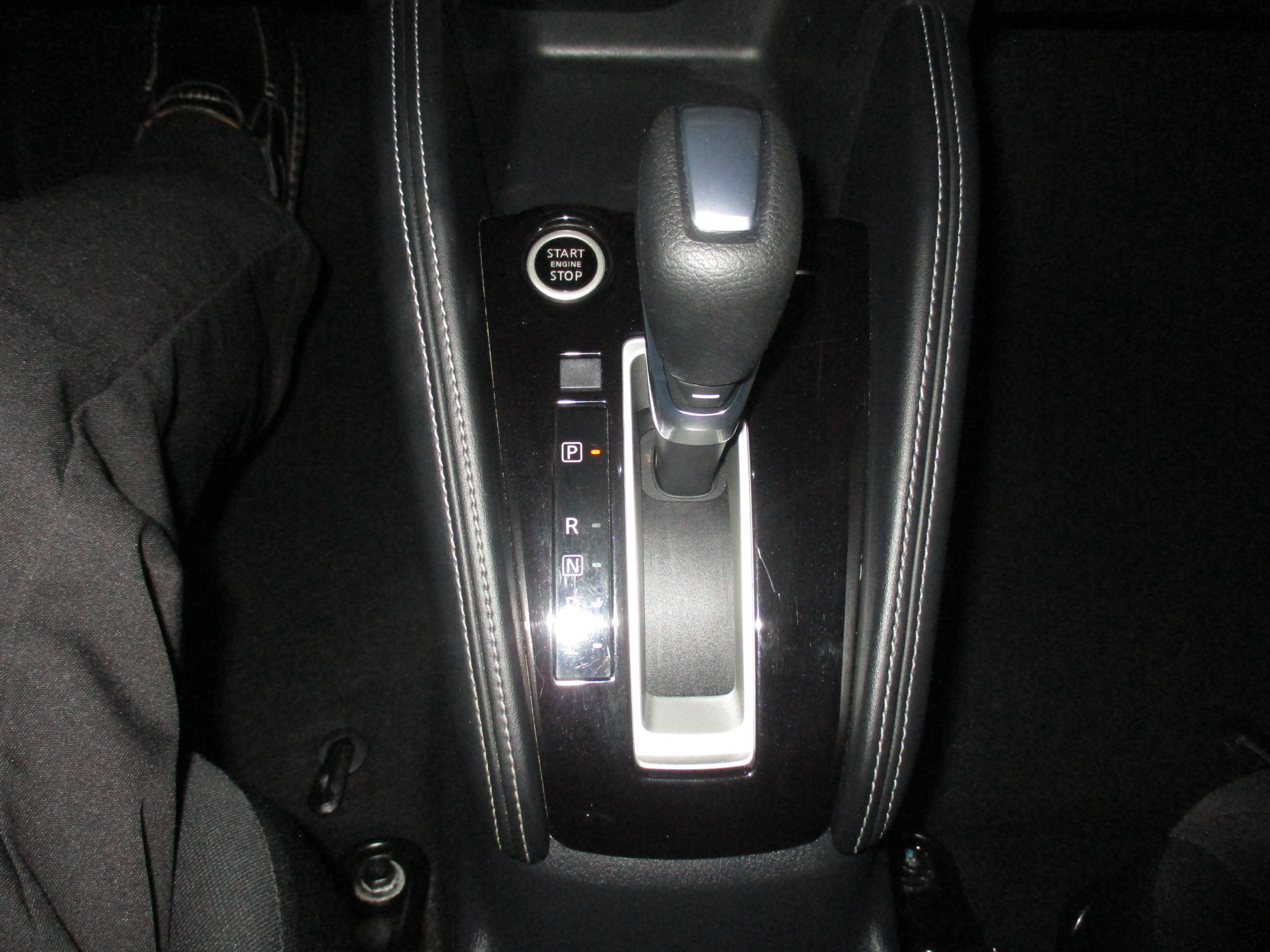 Used 2020 Nissan Kicks SV w/ Exterior Package FWD image 33