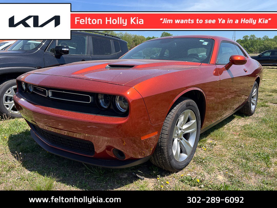 Used 2022 Dodge Challenger SXT w/ Cold Weather Group RWD image 1