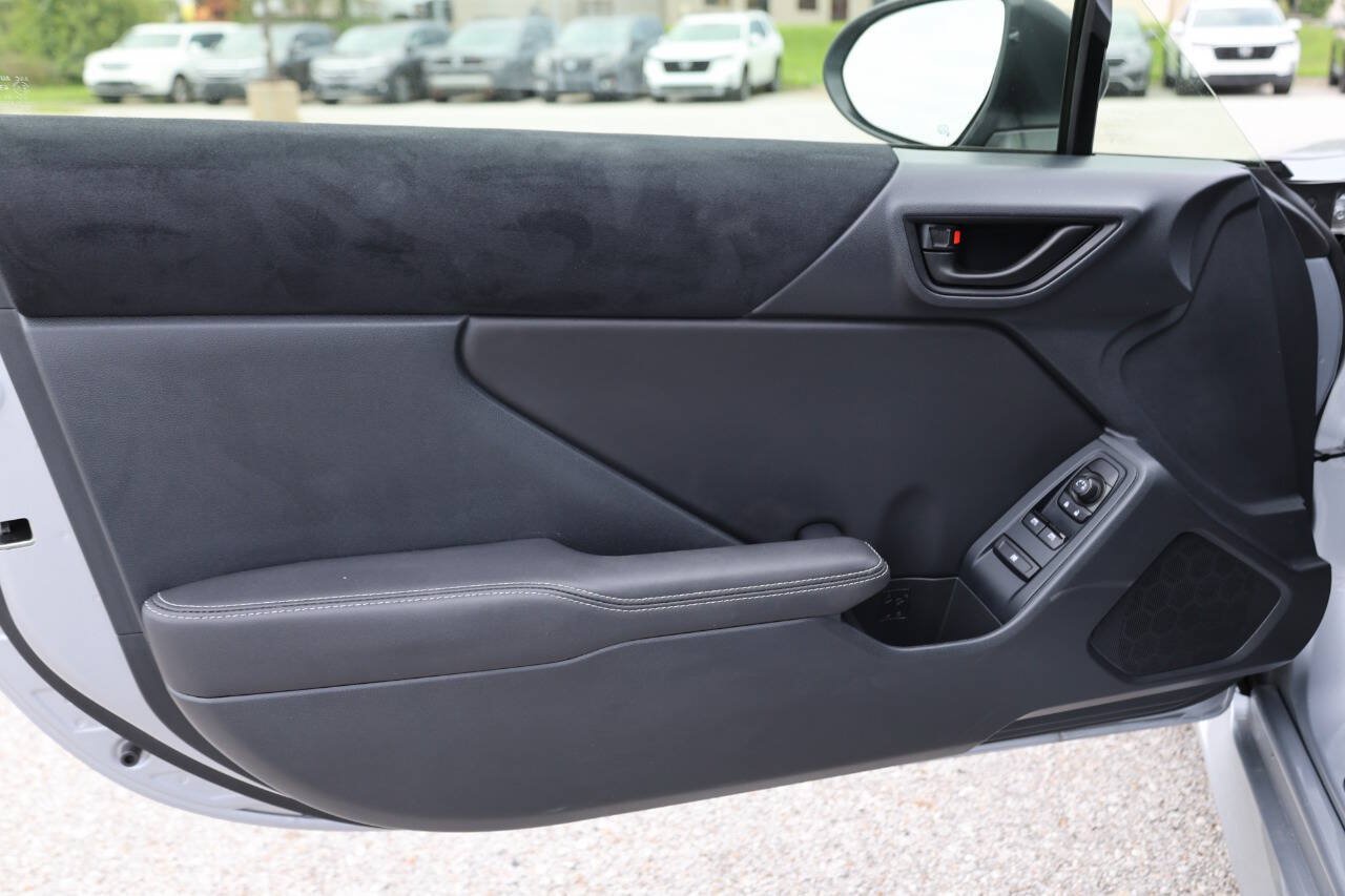 Used 2025 Toyota GR86 Premium w/ Performance Package RWD image 12
