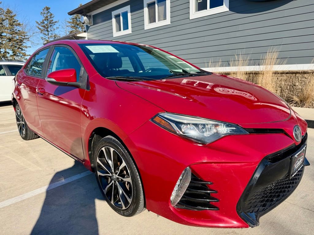 Used 2017 Toyota Corolla SE w/ Carpet Mat Package (TMS) FWD image 2