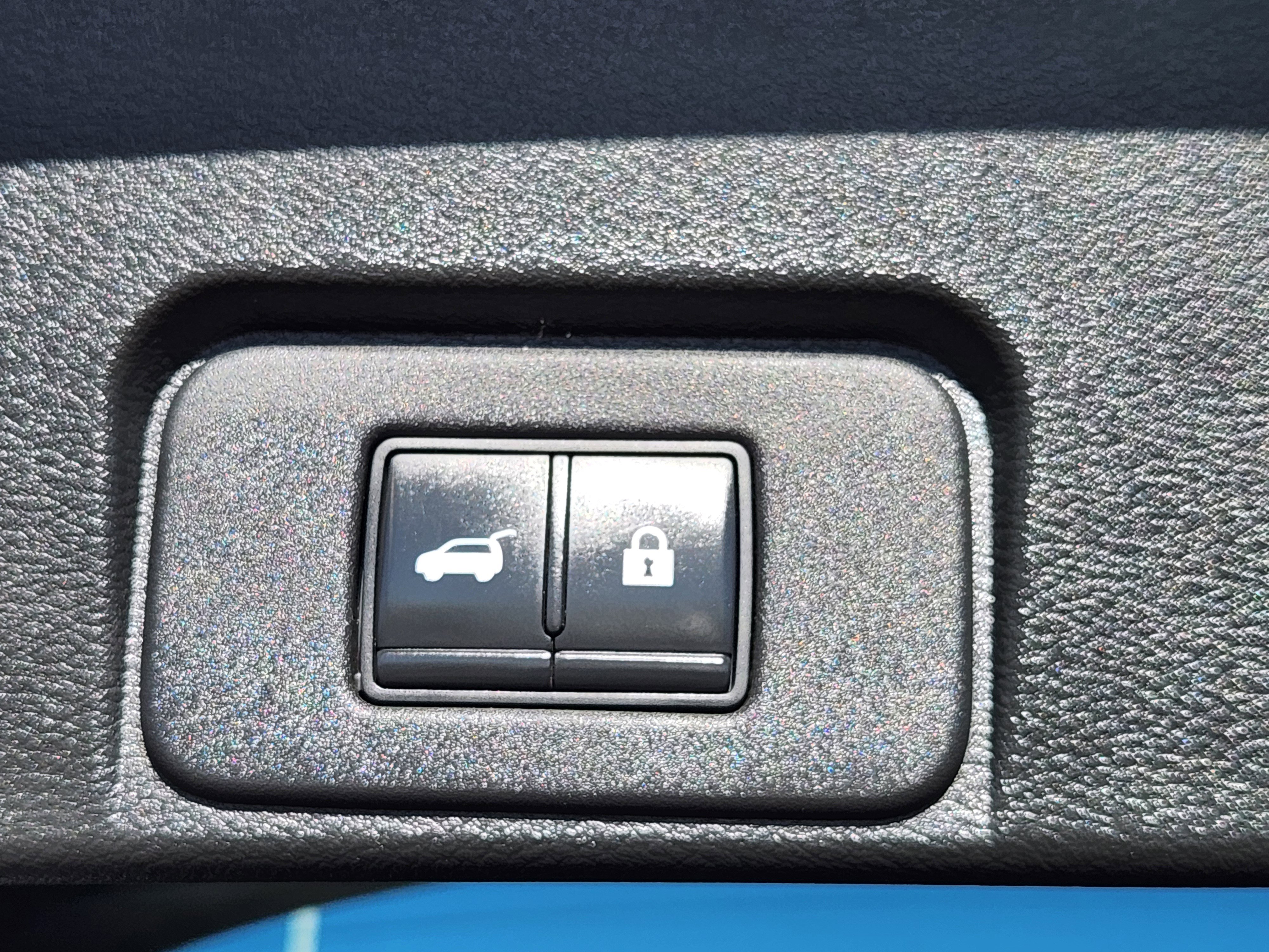 Used 2021 Nissan Rogue SL w/ Premium Package image 12