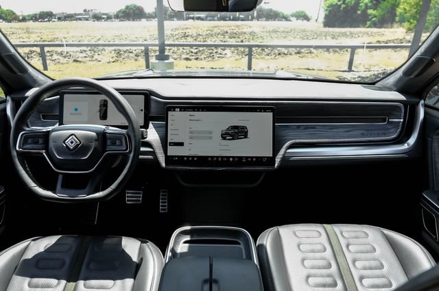 Used 2023 Rivian R1S Adventure AWD/4WD image 20