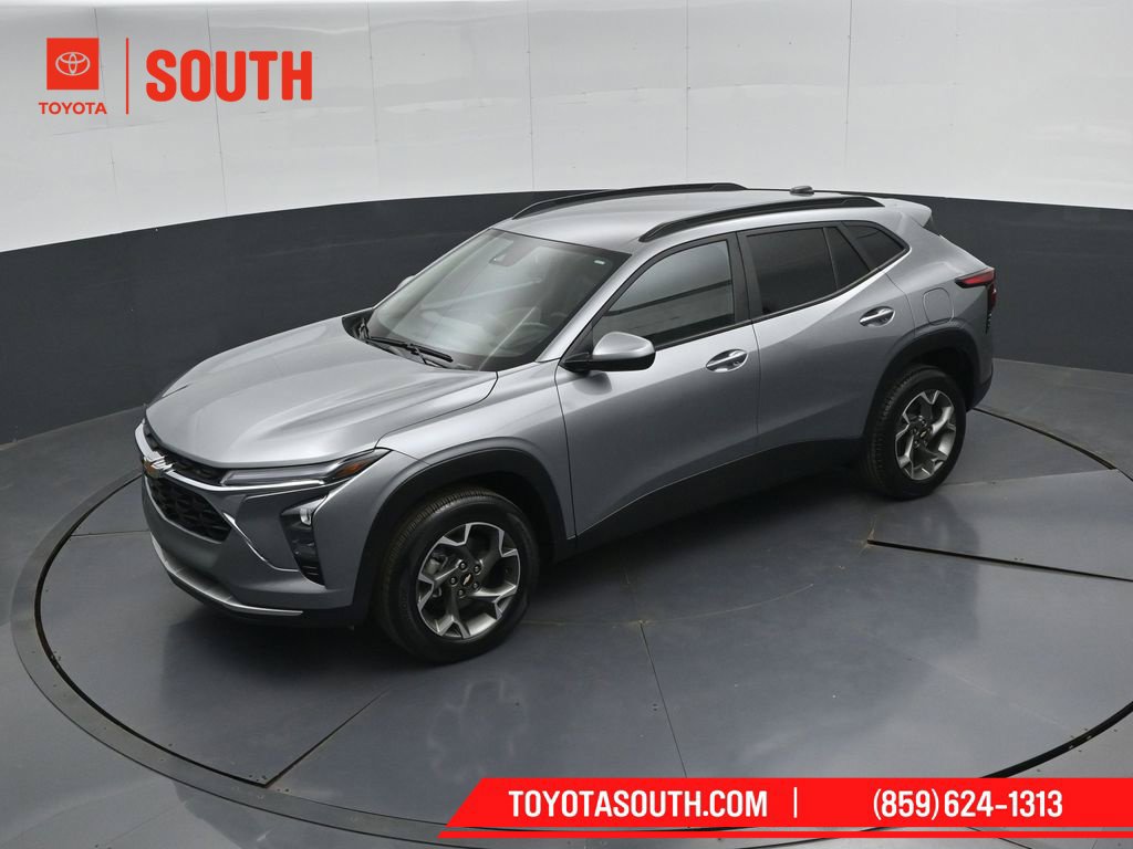 Used 2025 Chevrolet Trax LT w/ LT Convenience Package FWD image 48