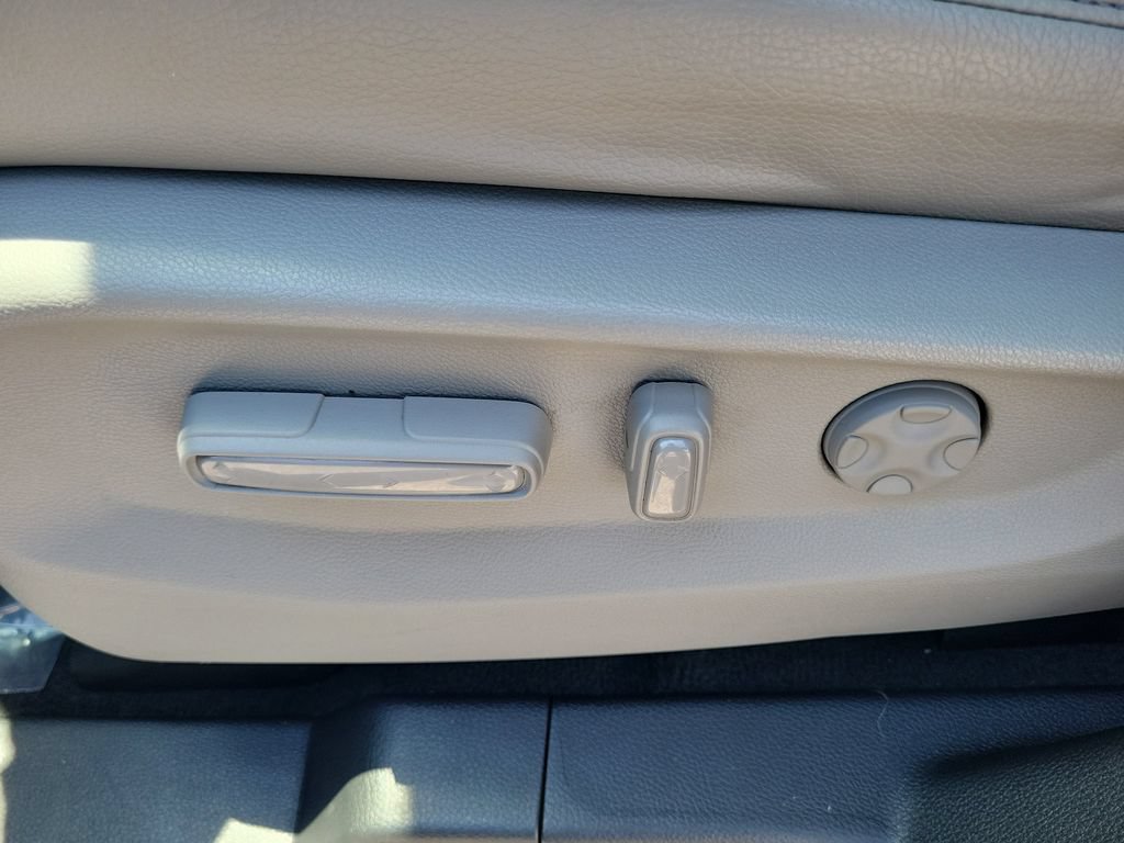 Used 2023 Honda Odyssey EX-L image 17