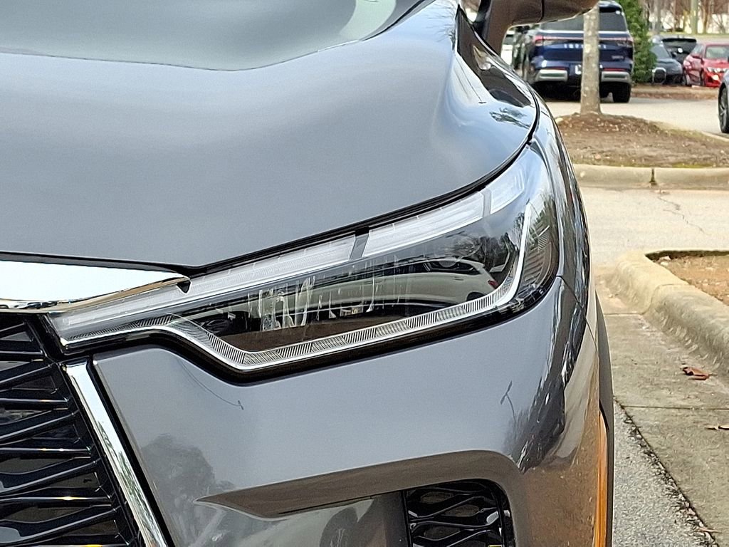 Used 2025 INFINITI QX60 Luxe w/ Vision Package image 9