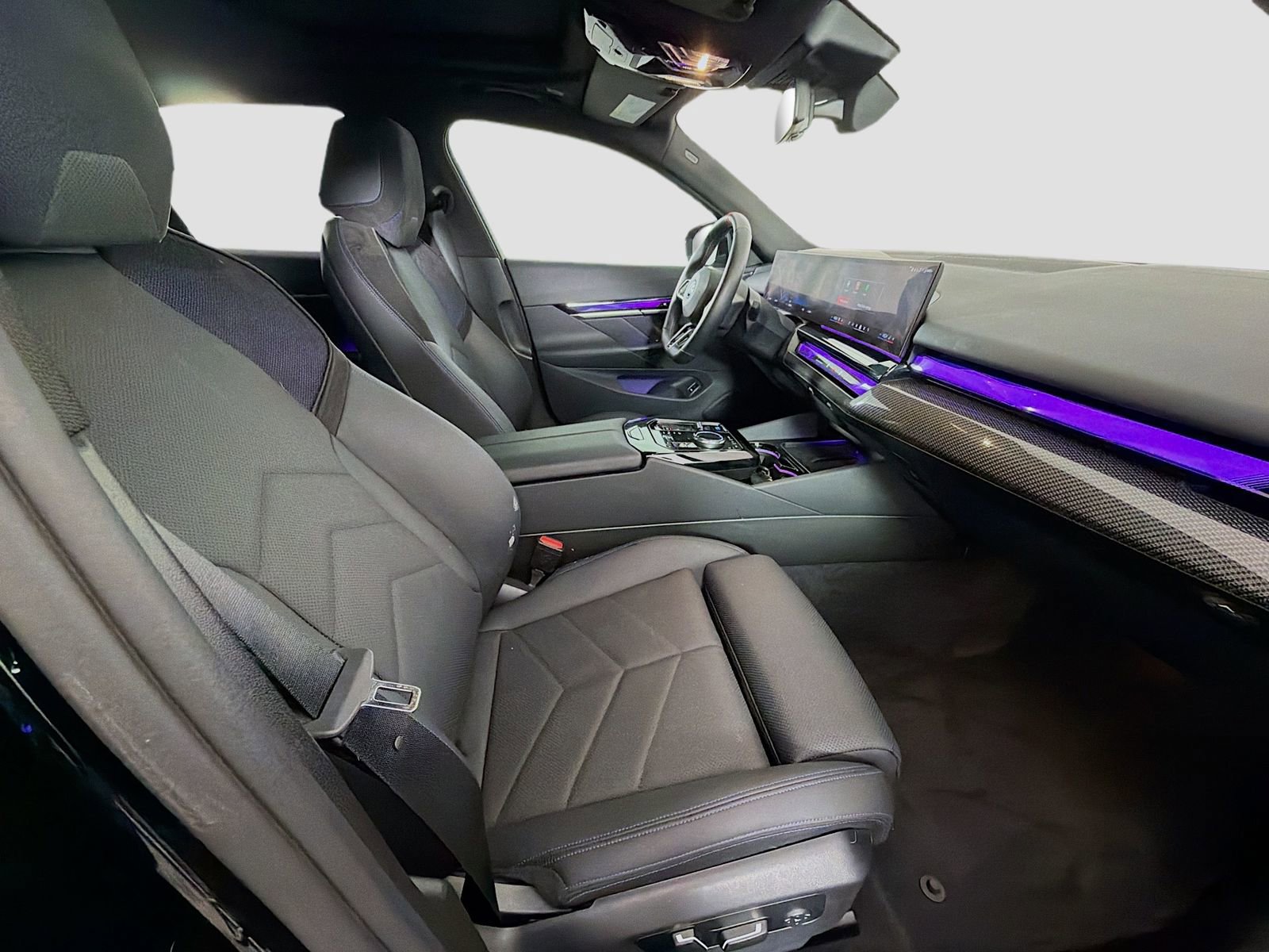 Used 2024 BMW i5 M60 w/ Premium Package image 31