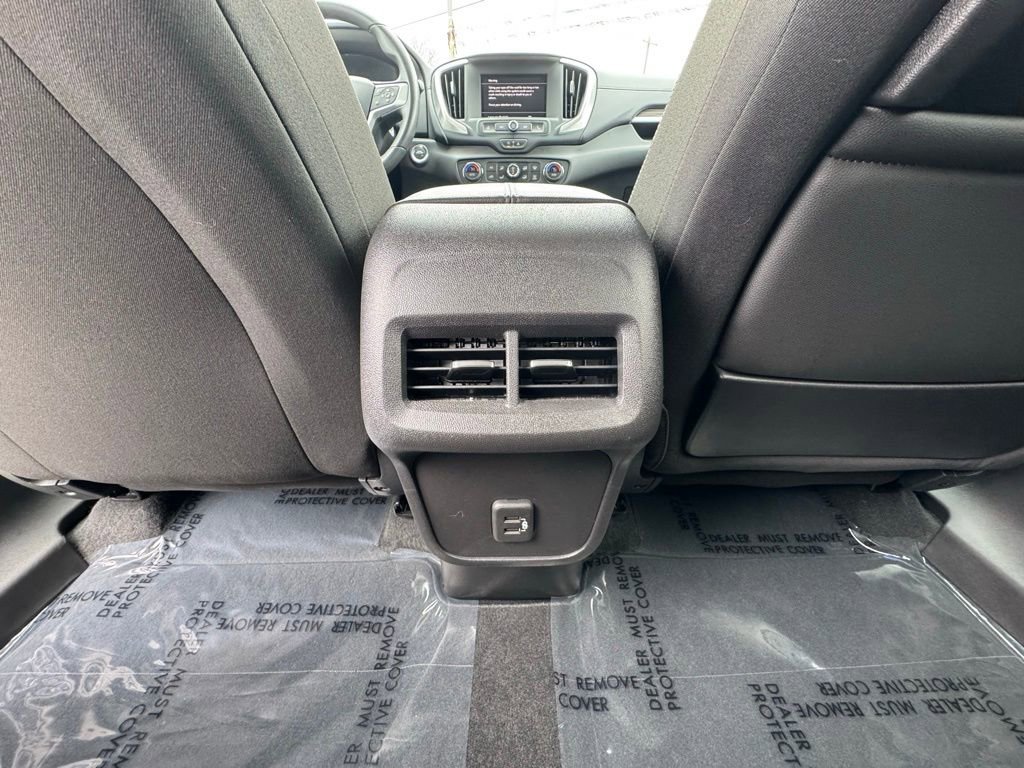 Used 2024 GMC Terrain SLE w/ Driver Convenience Package image 14