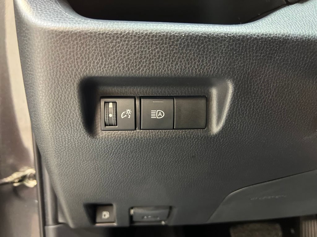 Used 2025 Toyota RAV4 LE AWD/4WD image 18