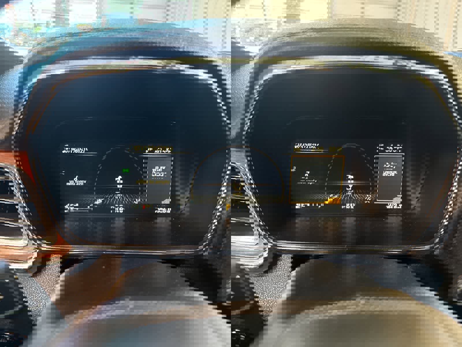 Used 2017 Lincoln Continental Select image 18