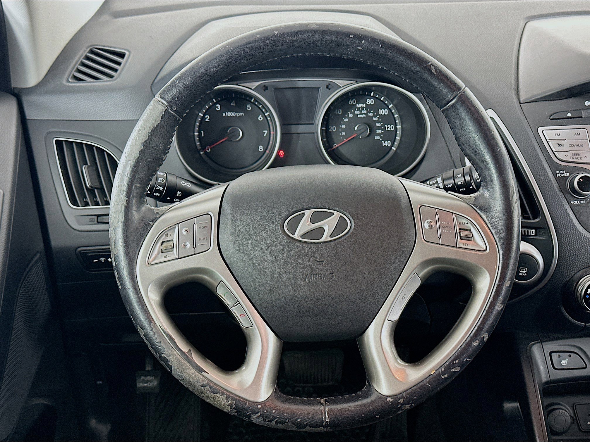 Used 2012 Hyundai Tucson Limited FWD image 18