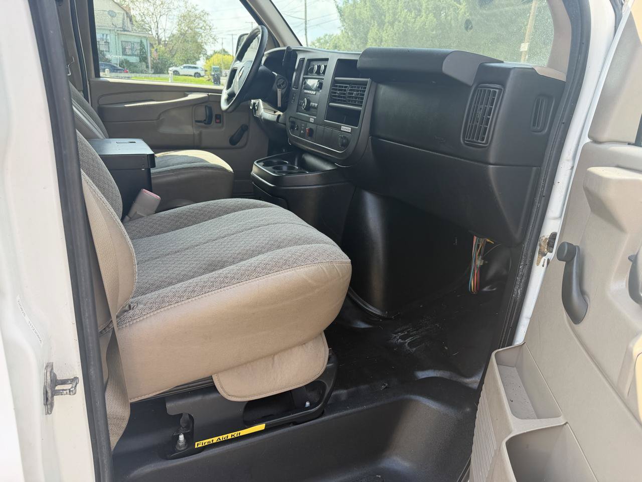 Used 2012 Chevrolet Express 2500 RWD image 13