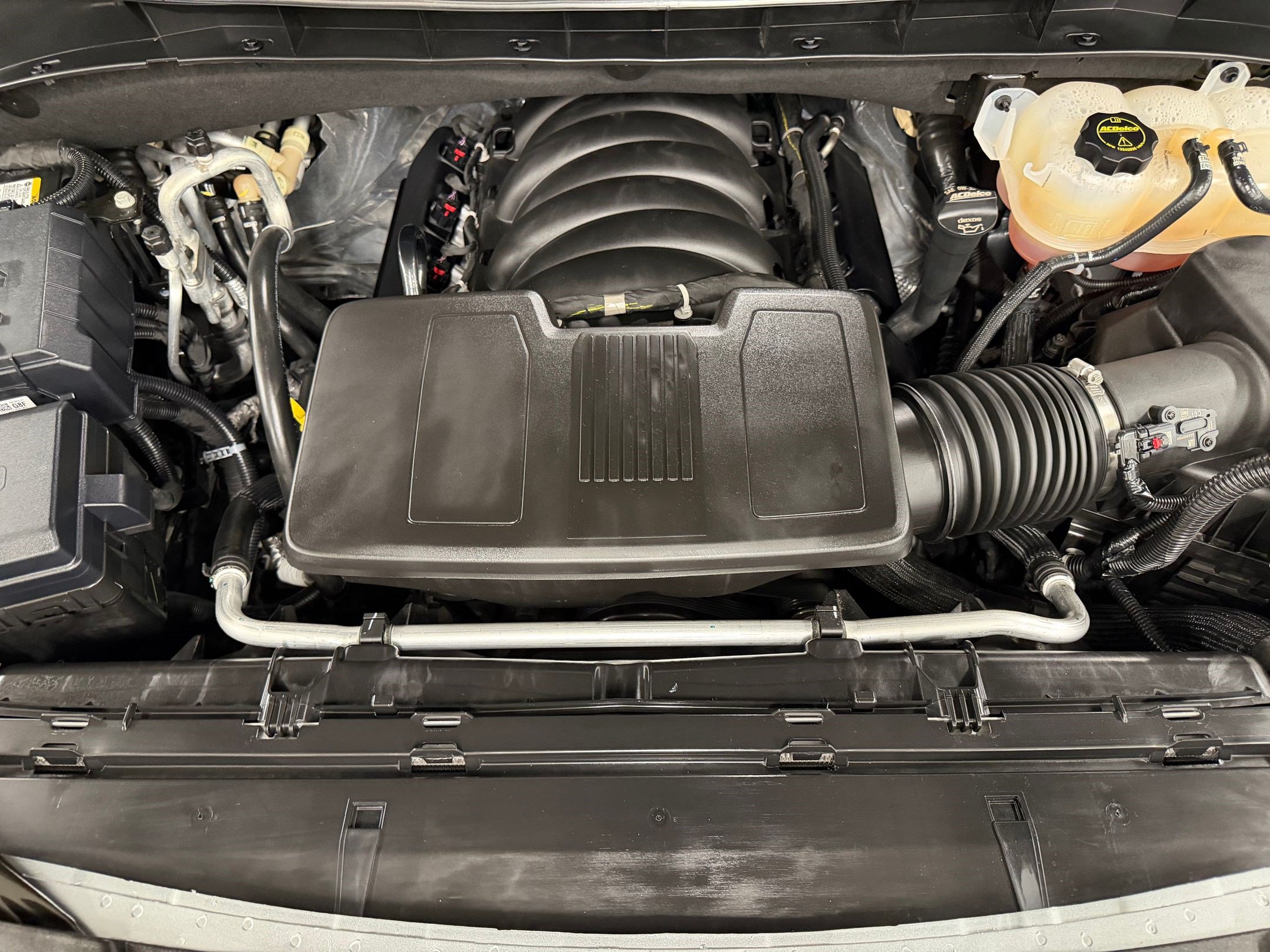 Used 2025 GMC Yukon XL Denali AWD/4WD image 49