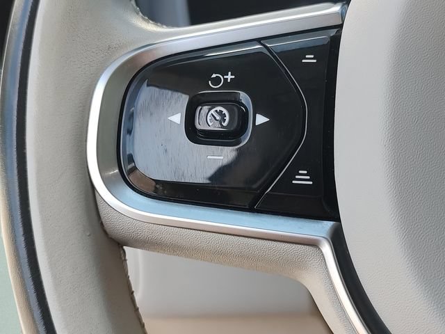 Used 2023 Volvo XC60 B5 Plus w/ Protection Package FWD image 18