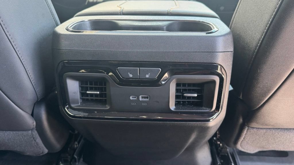 Used 2024 GMC Sierra 1500 AT4 w/ Technology Package AWD/4WD image 14