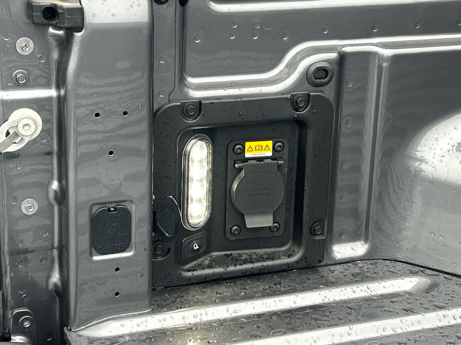 New 2025 Ford Maverick XLT w/ XLT Luxury Package image 7