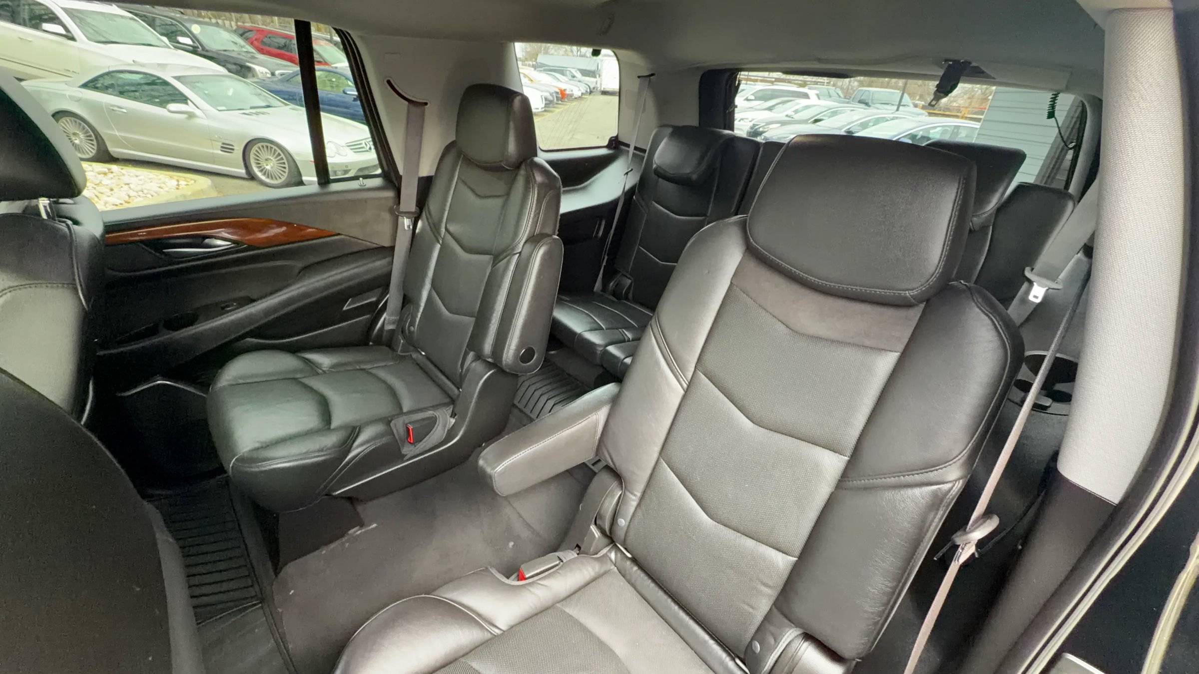 Used 2016 Cadillac Escalade Luxury AWD/4WD image 14