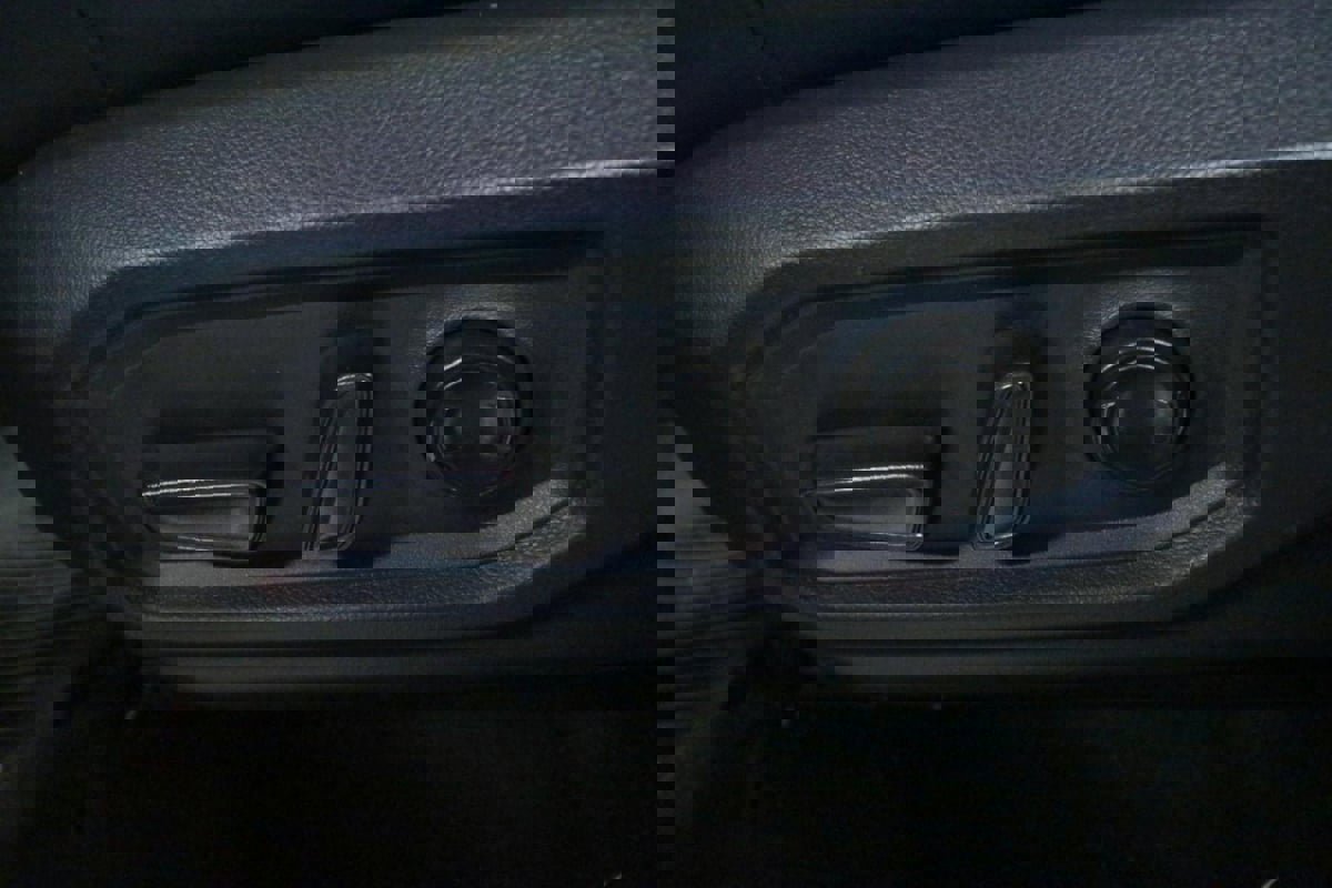 Used 2023 Toyota Tundra Limited w/ Power Package image 15