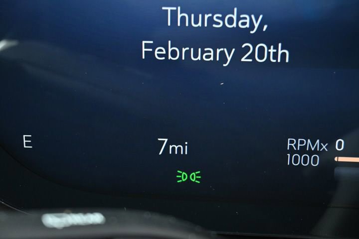 New 2025 Buick Envision Sport Touring image 9