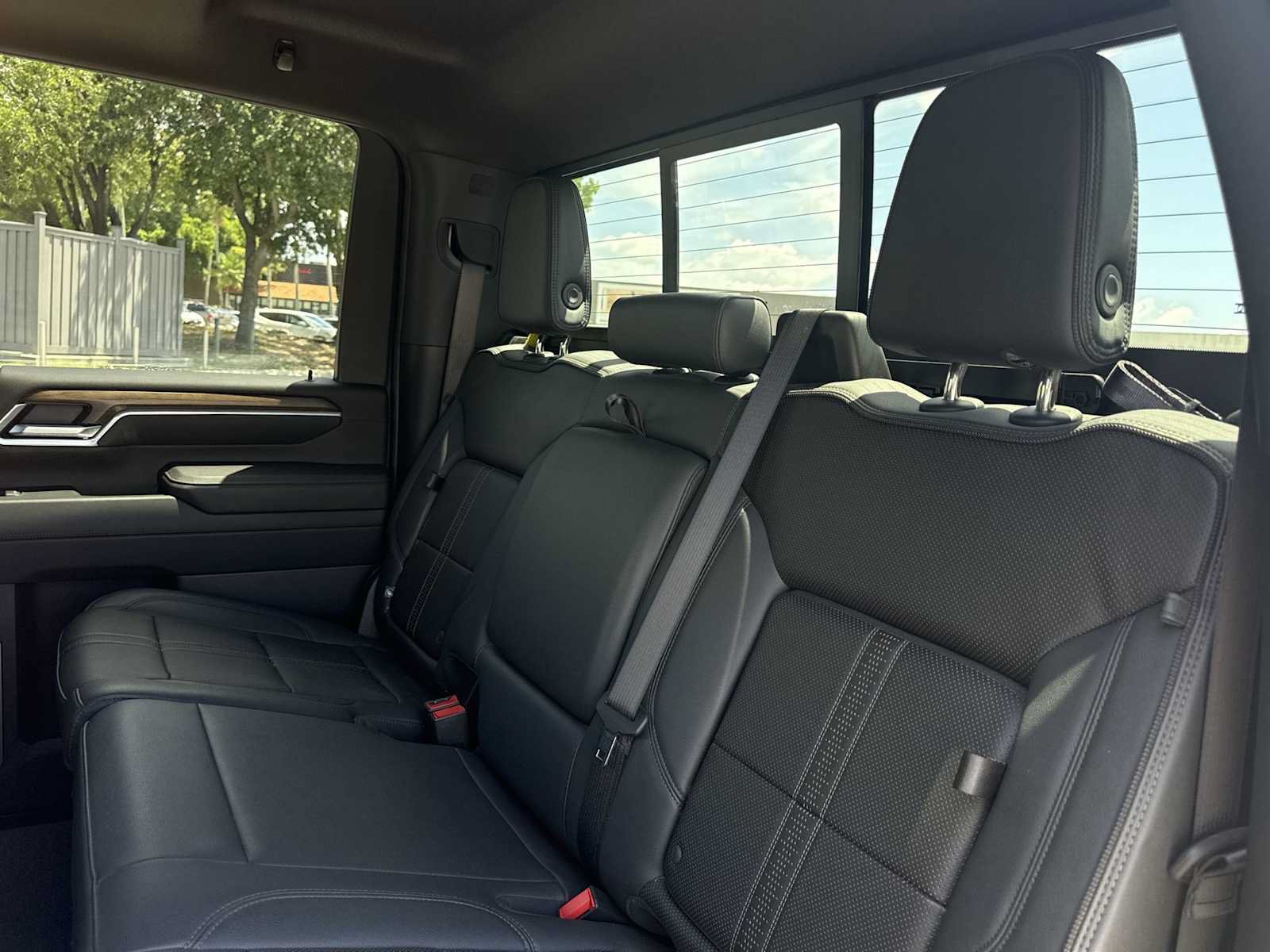 Used 2025 Chevrolet Silverado 3500 High Country w/ High Country Premium Package AWD/4WD image 22