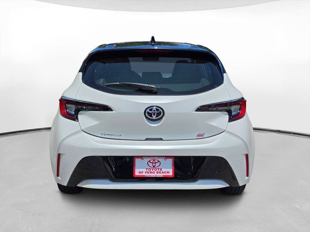 Certified 2025 Toyota Corolla SE w/ SE Package FWD image 5