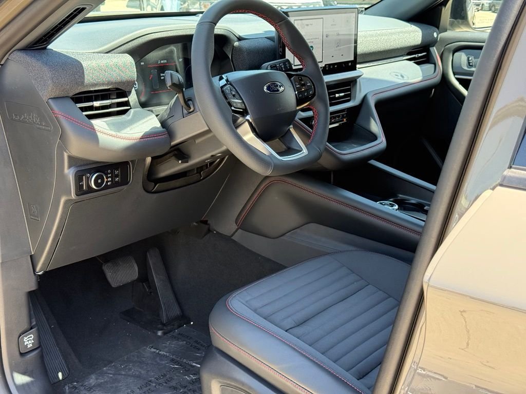 New 2026 Ford Explorer ST-Line w/ ST-Line Street Pack RWD image 6