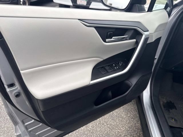 Used 2021 Toyota RAV4 XLE w/ Convenience Package AWD/4WD image 27