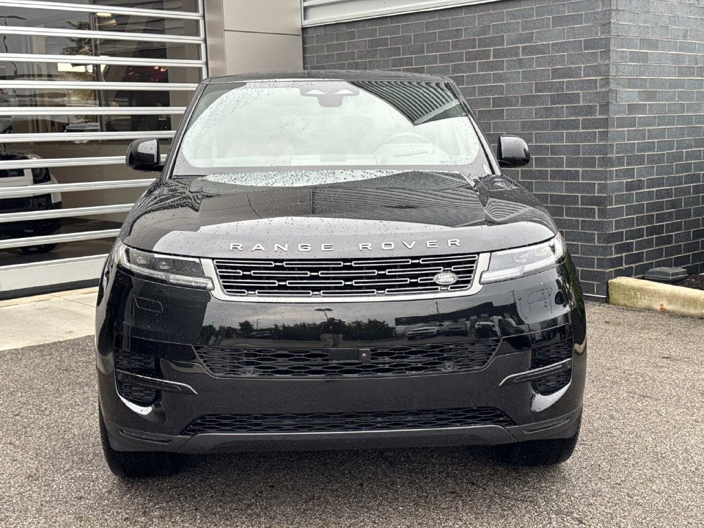 New 2026 Land Rover Range Rover Sport SE AWD/4WD image 2