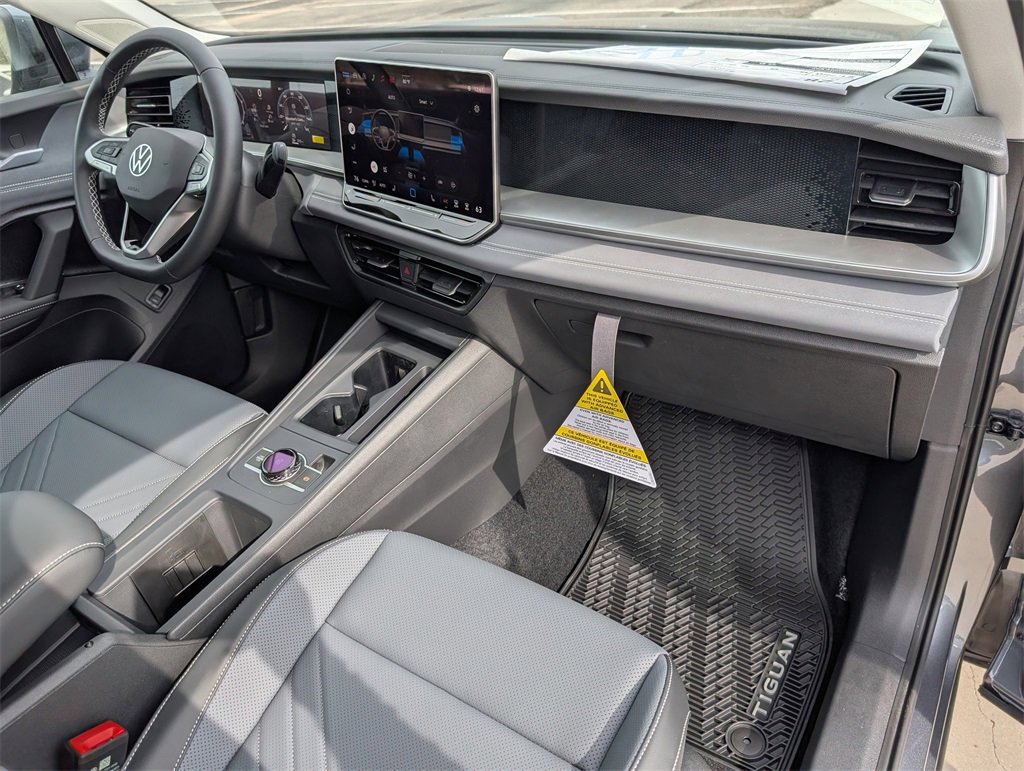 New 2026 Volkswagen Tiguan SE image 30